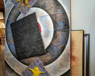 Hundreds of art pieces available!