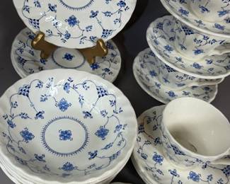 FINLANDIA BY MYOTT STAFFORDSHIRE ENGLAND DINNERWARE