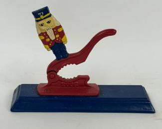 HOUSTON HARVEST CAST IRON NUTCRACKER