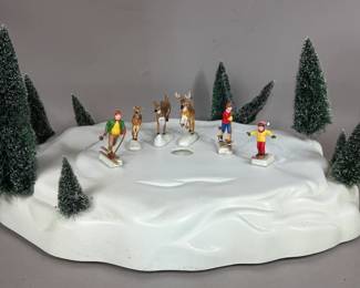 DEPARTMENT 56 VILLAGE ANIMATED SKATING POND