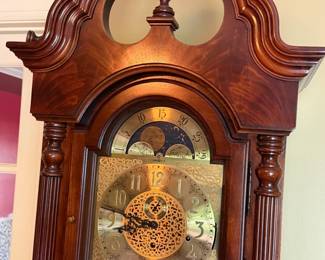 VINTAGE HOWARD MILLER GRANDFATHER CLOCK