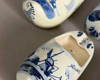 DELFTS HOLLAND CERAMIC ASHTRAYS WOODEN SHOE
