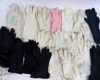 VINTAGE GLOVES