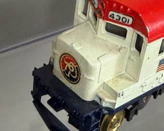 HO SCALE MODEL TRAIN LOCOMOTIVES & CABOOSES TYCO