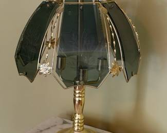 VINTAGE 3 WAY TOUCH BRASS LAMP W GLASS PANELS