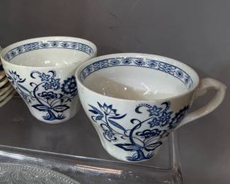 VINTAGE GLASS & CERAMIC DINNERWARE J&G MEAKIN