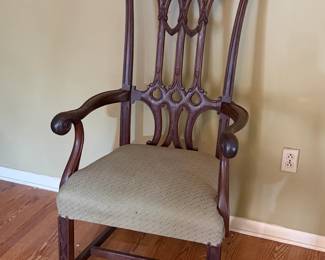 ANTIQUE MAHOGANY CHIPPENDALE STYLE ARMCHAIR