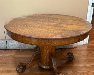 ANTIQUE OAK DINING TABLE W CARVED LION PAW FEET