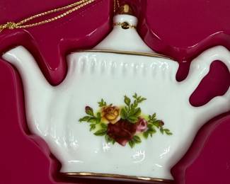 CHRISTMAS ORNAMENTS & BELLS ROYAL ALBERT LEFTON