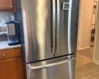 GE Refrigerator