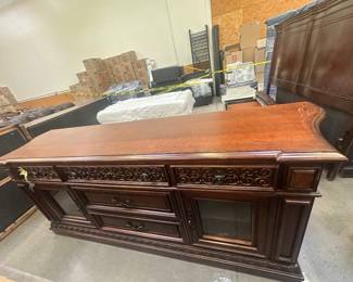 Dresser/Credenza