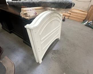 Matching Twin head board & footboard