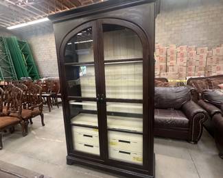 Display/china cabinet
