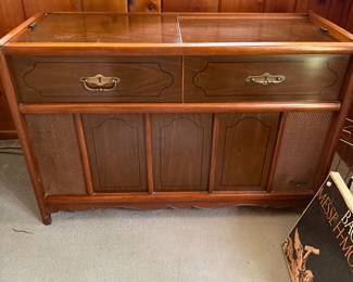 Vintage Magnavox record console