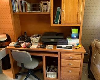 Oak Wood Desk with Hutch