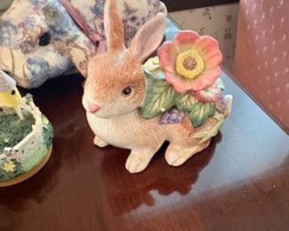 Assorted Easter and Spring Themed Collectibles second image