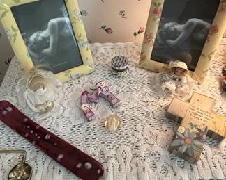 Victorias Secret Photo Frame with Decorative Items
