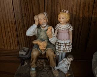 Giuseppe Armani Winter Fun Figurine fourth image