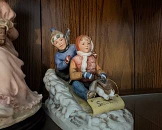 Giuseppe Armani Winter Fun Figurine sixth image