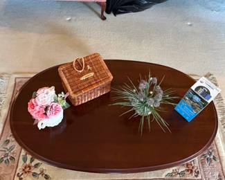 Queen Anne Style Mahogany Oval Coffee Table second image