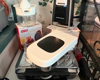 Assorted Kitchen Appliances second image