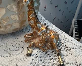 ZEKE Bejeweled Enamel Giraffe Trinket Box