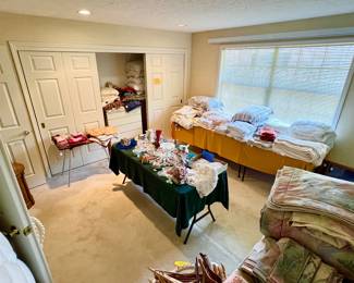 Pillows, Blankets, Linens