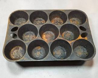 Griswold Cast Iron 10 Popover Muffin Pan Wagner Ware USA