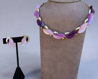 Vintage Gold Tone Lucite Leaf Necklace ClipOn Earrings Set