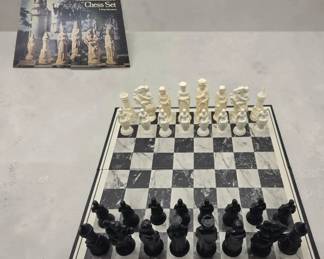 1974 Renaissance Chess Set. E.S. Lowe 831 Plastic Pieces With Felt Base. 4 Tall King.
