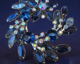 Vintage Blue Rhinestone Floral Wreath Brooch Sapphire Blue Aurora Borealis