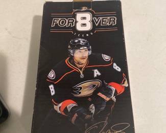 Teemu Selanne Forever Ducks Figure