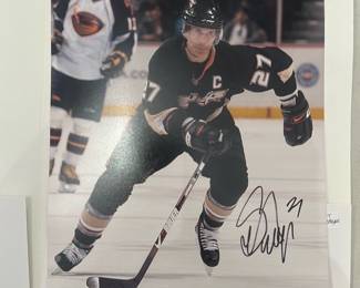 Scott Niedermayer autographed 8 x 10 Mighty Ducks