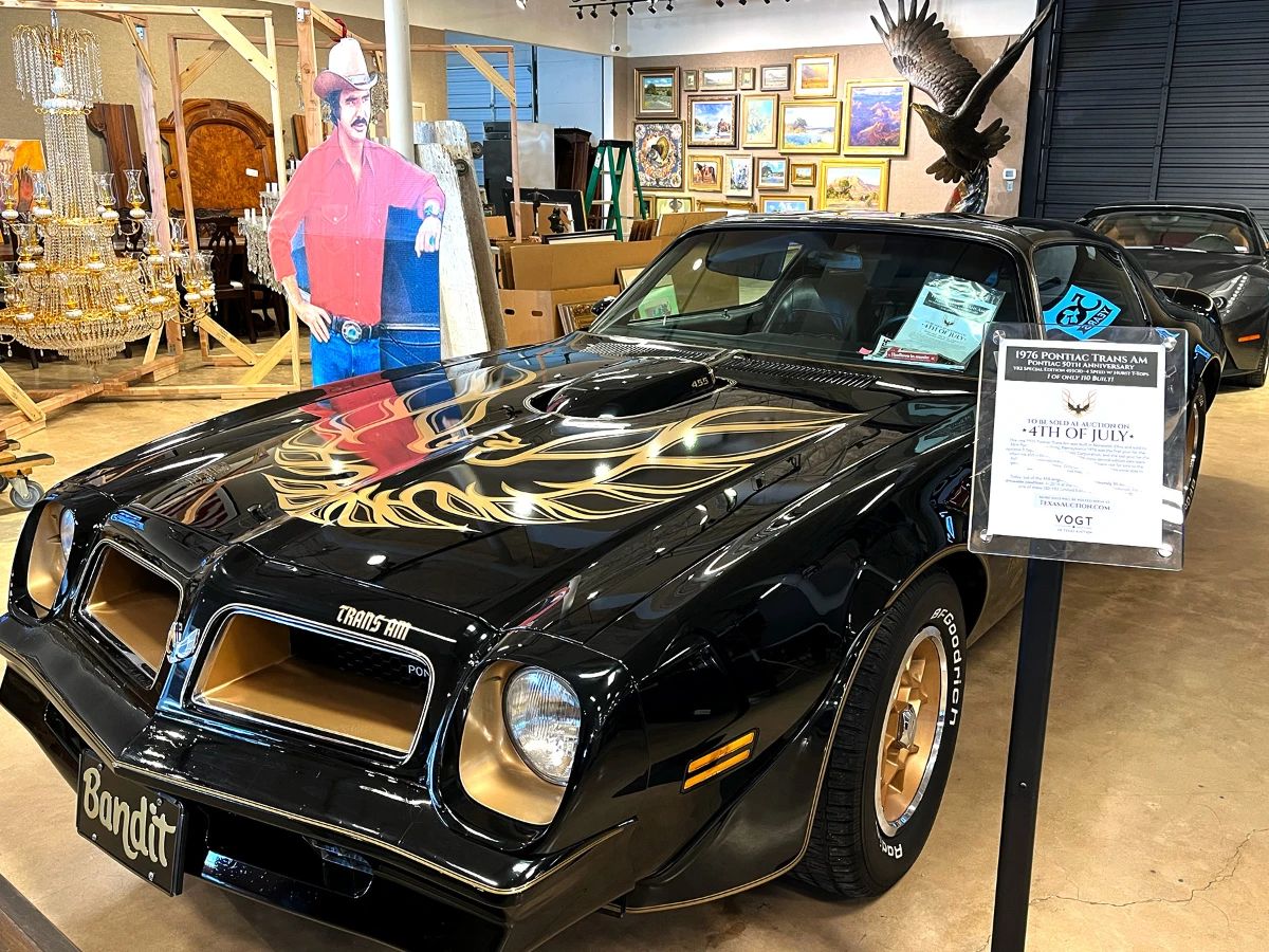 rare 1976 Y82 Special Edition 455CID-4 Speed Pontiac Trans Am with original Hurst T-Tops