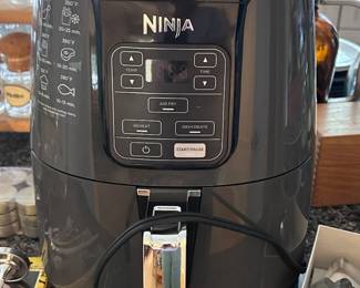 Ninja air fryer, like new