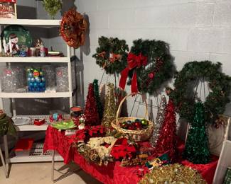 More Christmas decorations