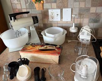 Vintage sunbeam, mixer with bowls, and mixer, Electric, meat, cutter and more.