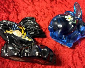 Fenton animals signed by the artist