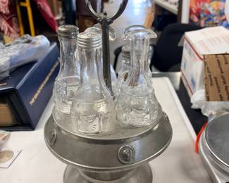 Cruet set