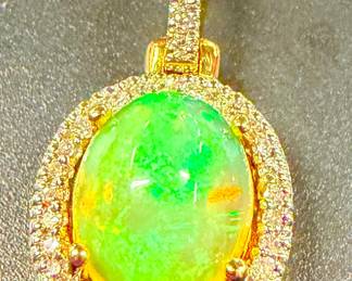 14 karat gold and opal pendant