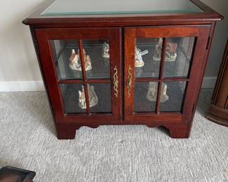 Mahogany curio cabinet $125