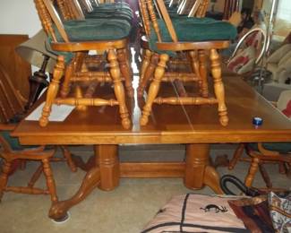 Table 8 Chairs and leaf
