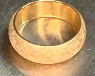 14K Gold Band With Florentine Finish