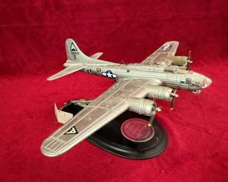 B17G Flying Fortress Franklin Mint 1989 Boeing US Air Force 196 Scale W Stand