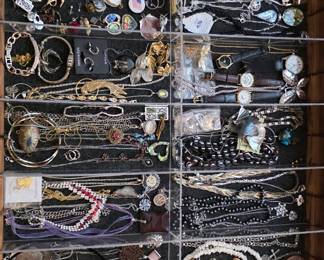 Lots of jewelery