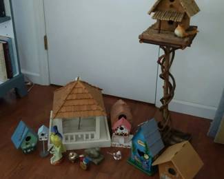Collection of 8 Decorative Birdhouses 5 Bird Figurines