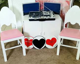 Art Deco Chairs, Sunny Vox 6000 Music System, #marelovesu "heart records"