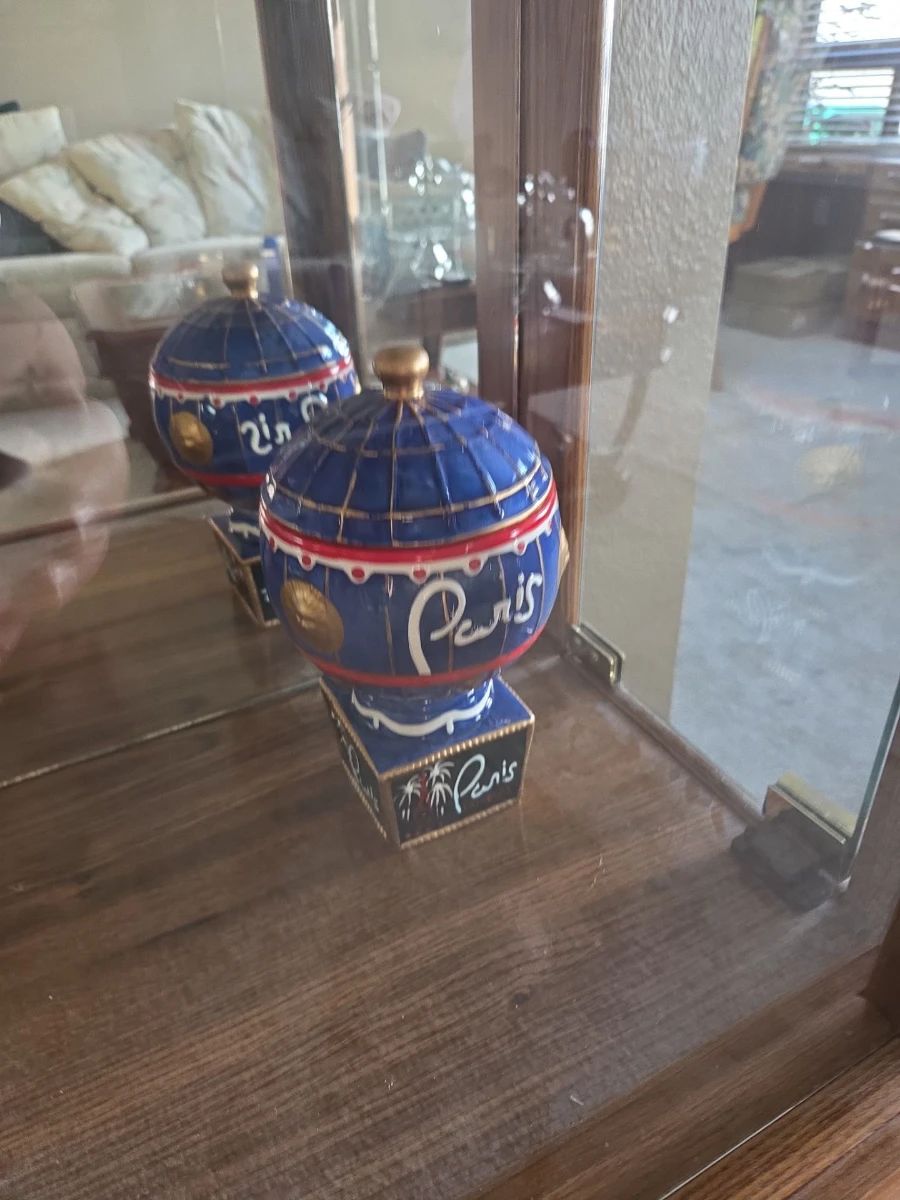 Come and explore numerous items inspired by Paris