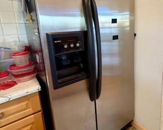 Refrigerator 