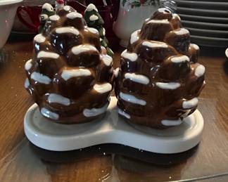 Christmas Tree and Pinecone Salt and Pepper Shakers second image